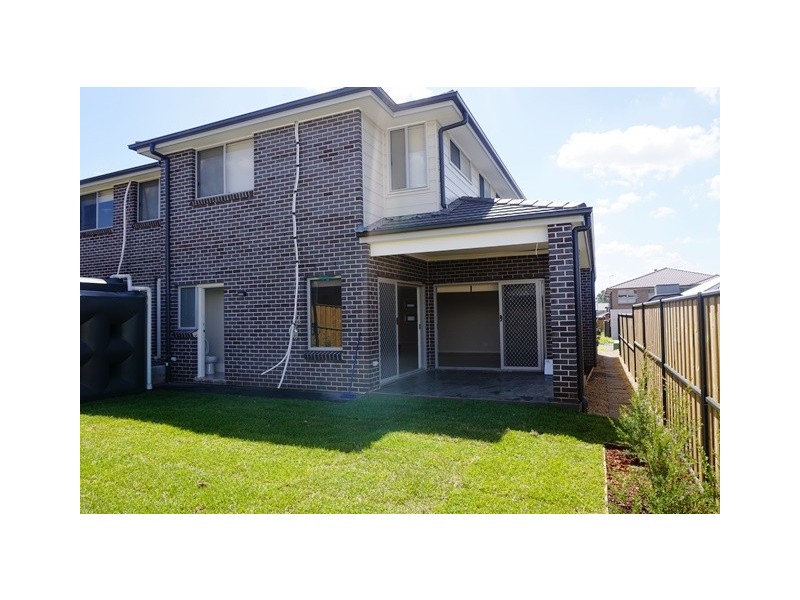 2/20 Barnea Ave, Claremont Meadows NSW 2747