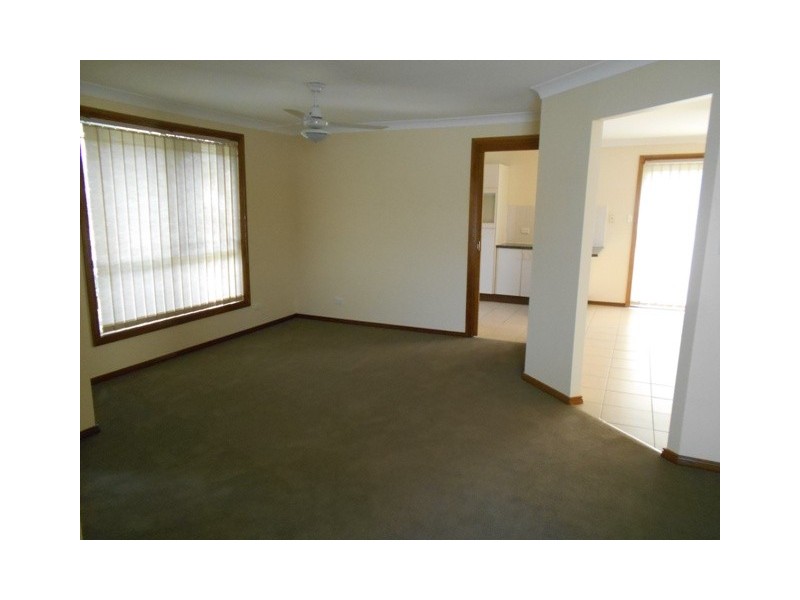 6 Allison Place, Glenmore Park NSW 2745