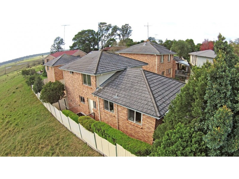 4/3 Evans Cres, Richmond NSW 2753