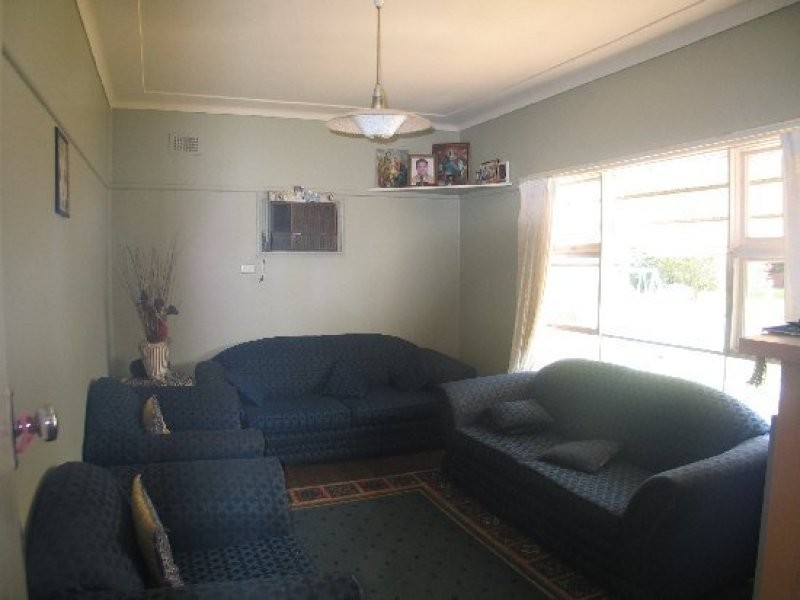 7 Vairys Crescent, Merrylands NSW 2160