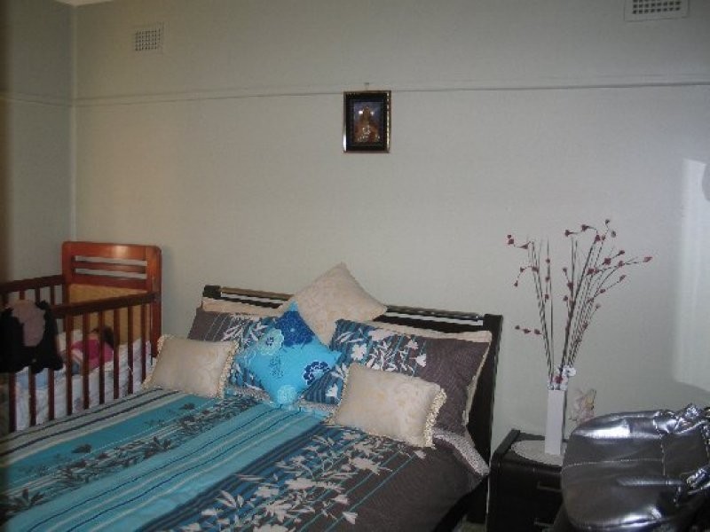 7 Vairys Crescent, Merrylands NSW 2160