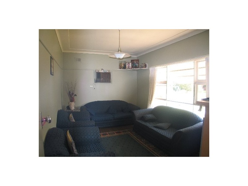 7 Vairys Crescent, Merrylands NSW 2160