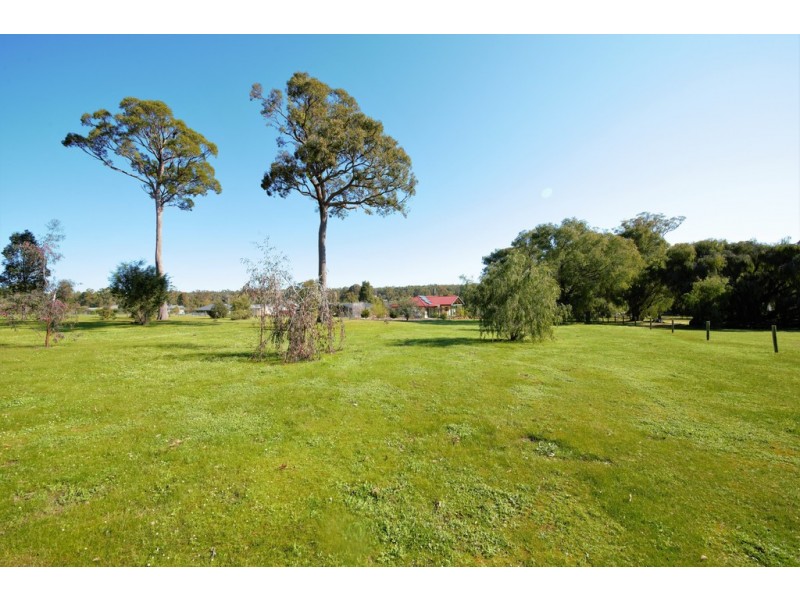 46 Valley Way, Nannup WA 6275