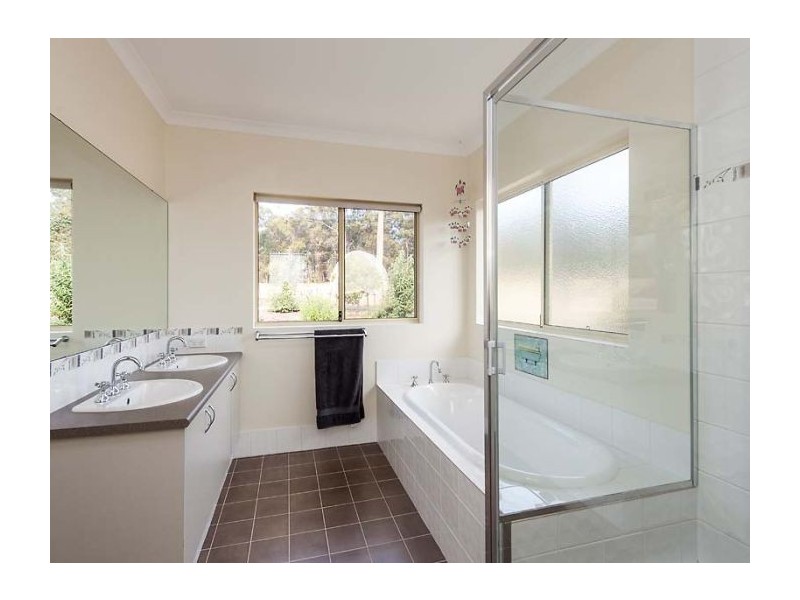 46 Valley Way, Nannup WA 6275
