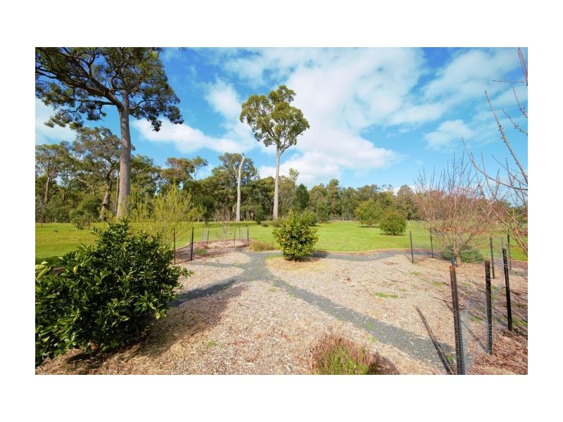 46 Valley Way, Nannup WA 6275