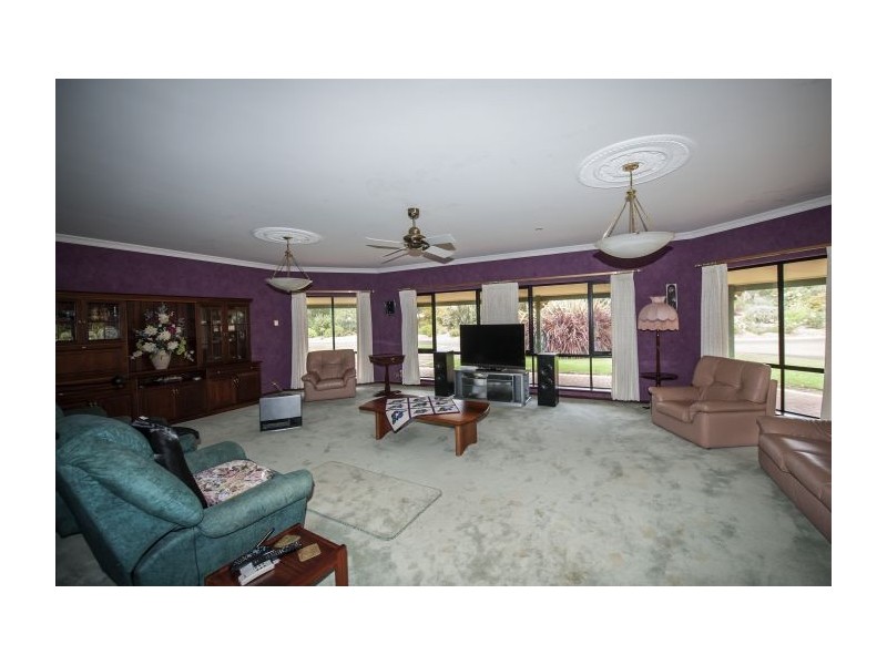 41 Manjin Drive, Manjimup WA 6258