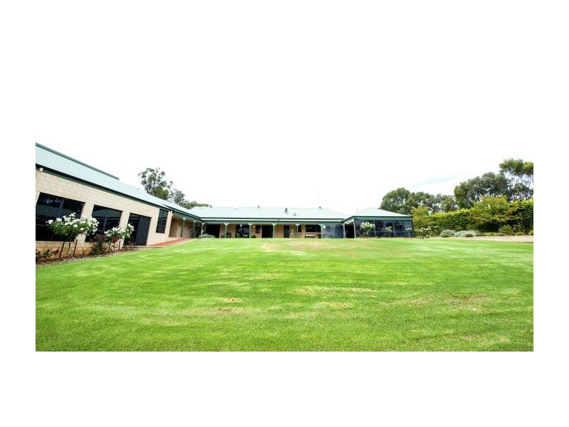 41 Manjin Drive, Manjimup WA 6258