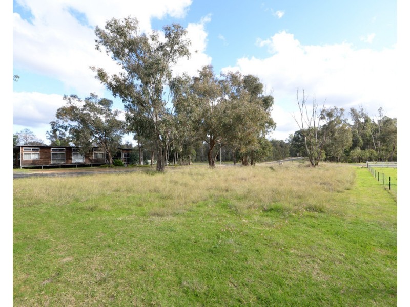11 Wilson Street, Nannup WA 6275