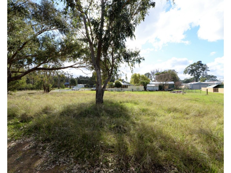 11 Wilson Street, Nannup WA 6275