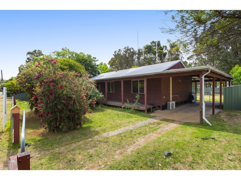 2 Kearney St, Nannup WA 6275