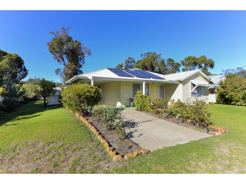 3 Cross Street, Nannup WA 6275