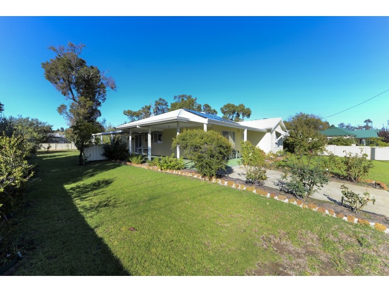 3 Cross Street, Nannup WA 6275