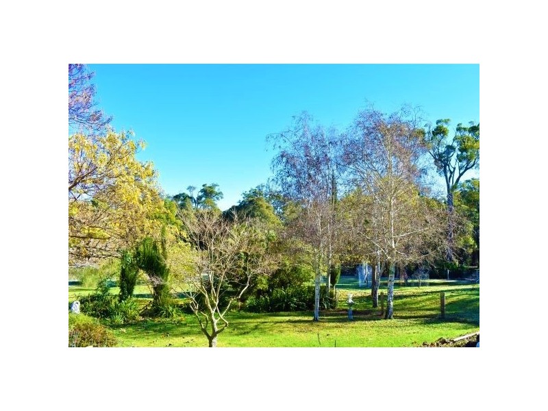 22 Greenwood Road, Nannup WA 6275