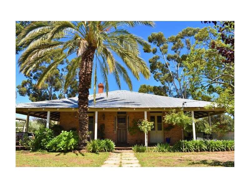 20 North Street, Nannup WA 6275