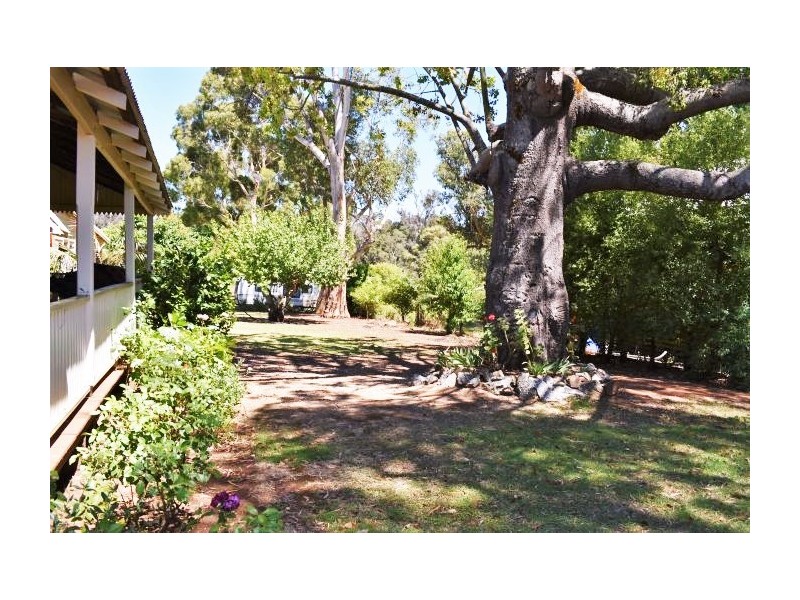20 North Street, Nannup WA 6275