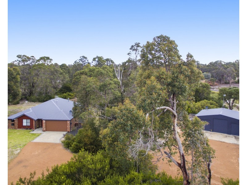 23 Cockatoo Drive, Nannup WA 6275