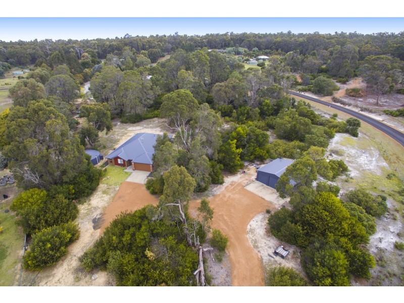 23 Cockatoo Drive, Nannup WA 6275