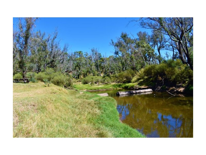 20 Walter Street, Nannup WA 6275