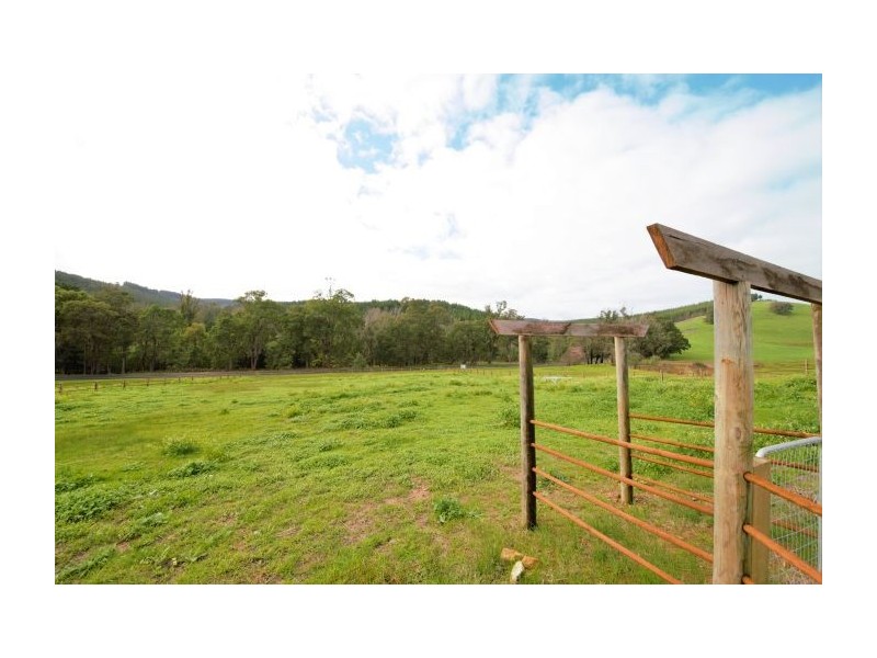 11 Diggers Green, Nannup WA 6275