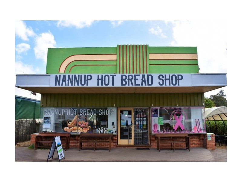 40 Warren Rd, Nannup WA 6275