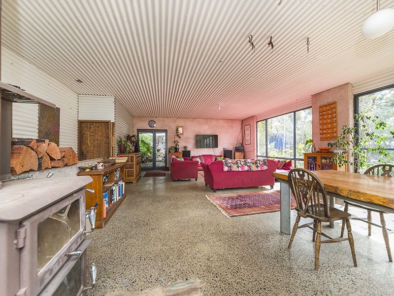 24 Cockatoo Drive, Nannup WA 6275