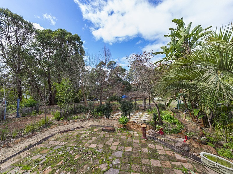 24 Cockatoo Drive, Nannup WA 6275