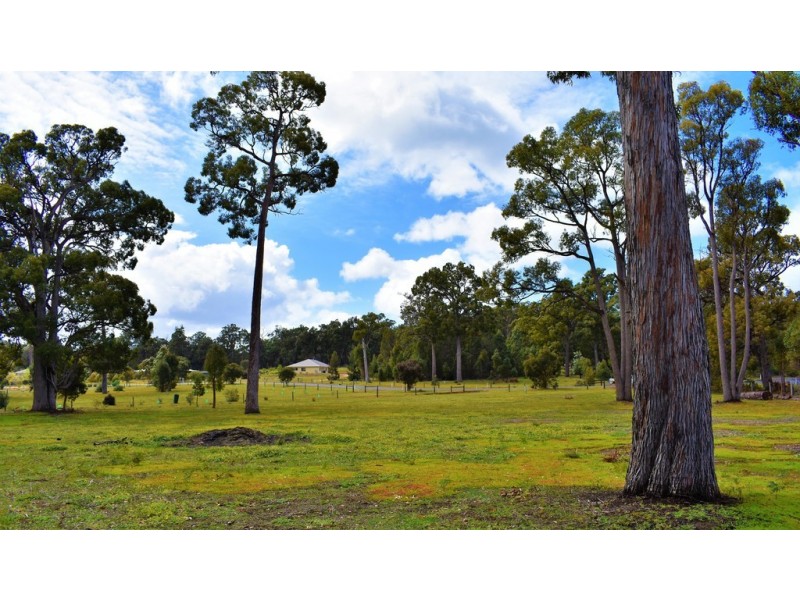 49 Valley Way, Nannup WA 6275