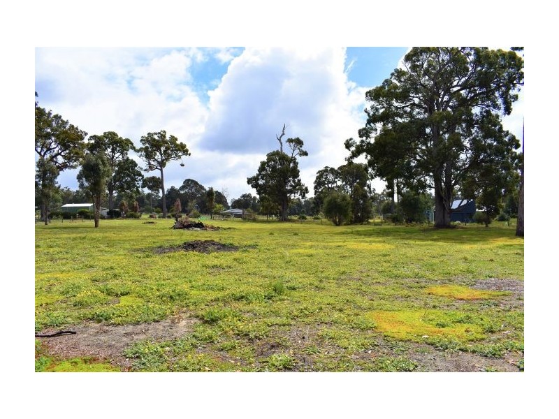 49 Valley Way, Nannup WA 6275