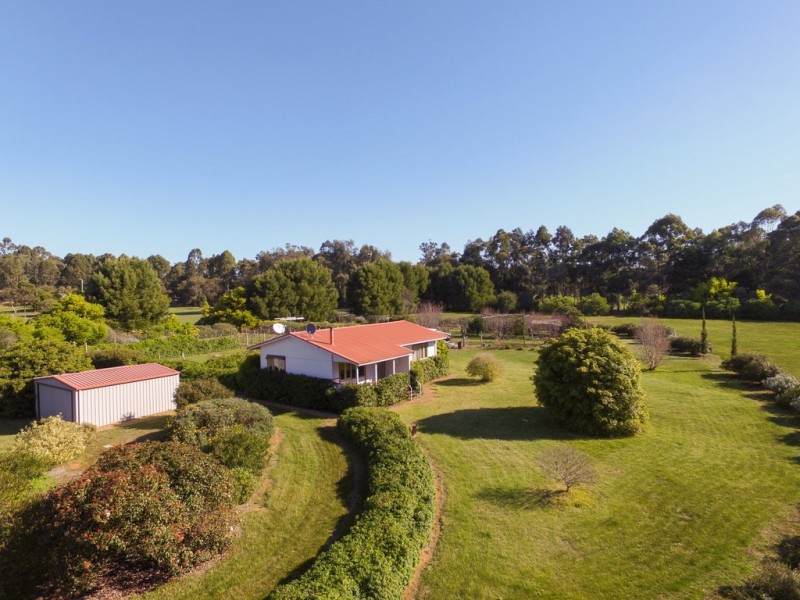29 Wattle Place, Nannup WA 6275
