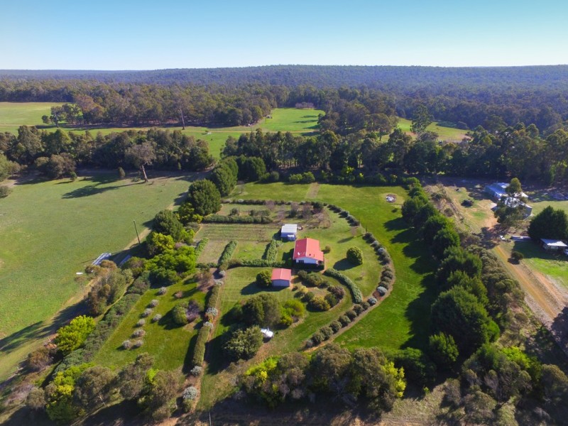 29 Wattle Place, Nannup WA 6275