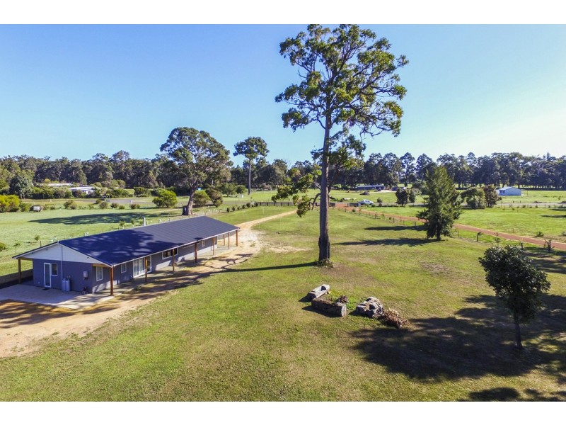 6 Redtail Ramble, Nannup WA 6275