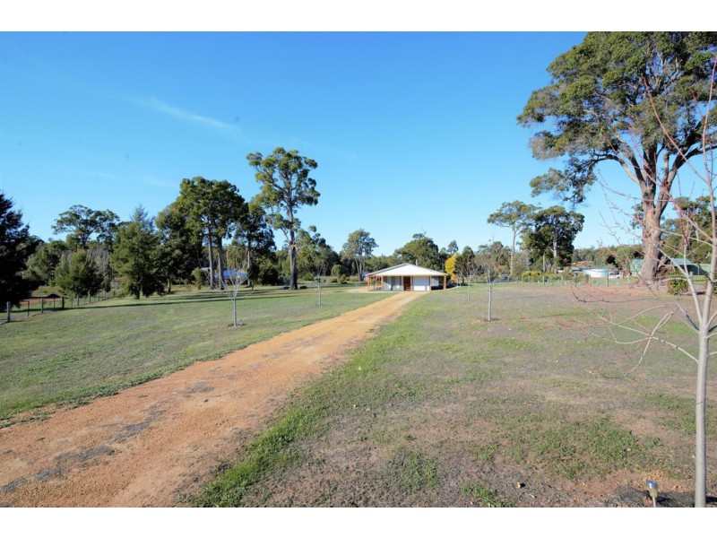 6 Redtail Ramble, Nannup WA 6275