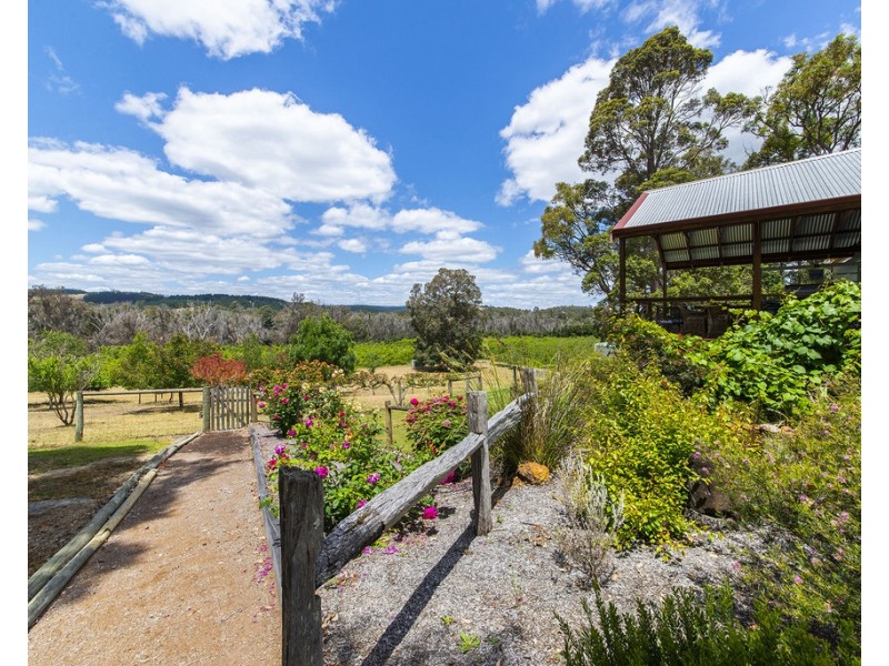71 Barrabup Rd, Nannup WA 6275
