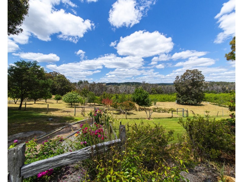 71 Barrabup Rd, Nannup WA 6275