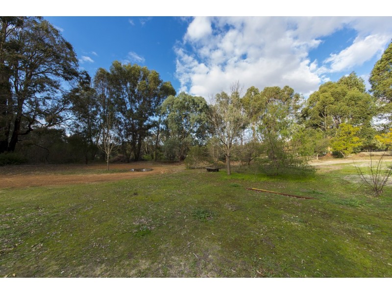 94 Cockatoo Drive, Nannup WA 6275