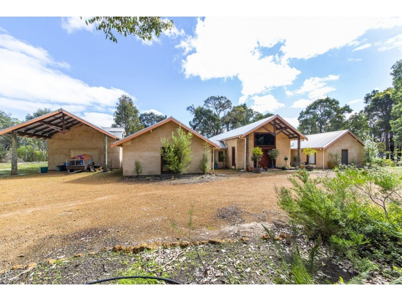 38 Cockatoo Drive, Nannup WA 6275