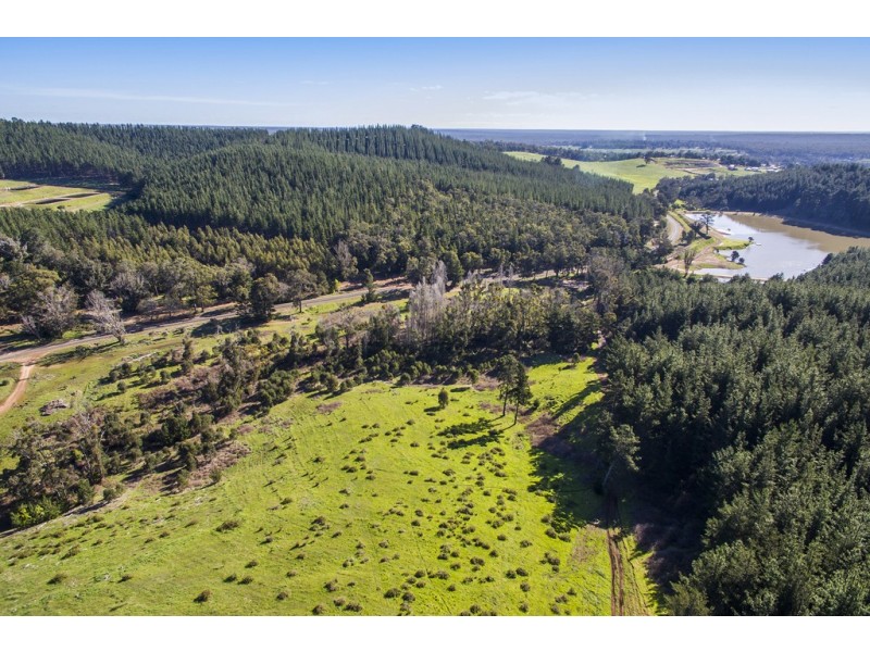 11 Brockman Highway, Nannup WA 6275