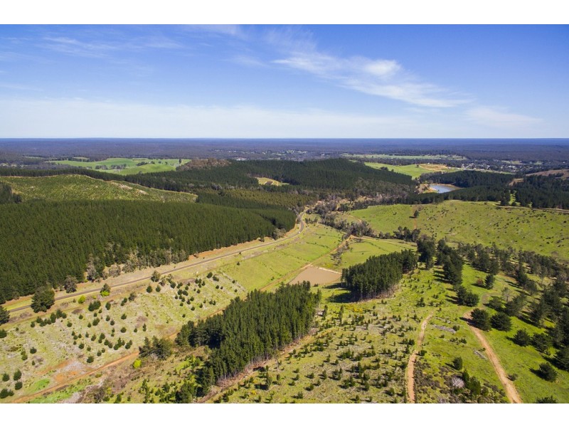 11 Brockman Highway, Nannup WA 6275