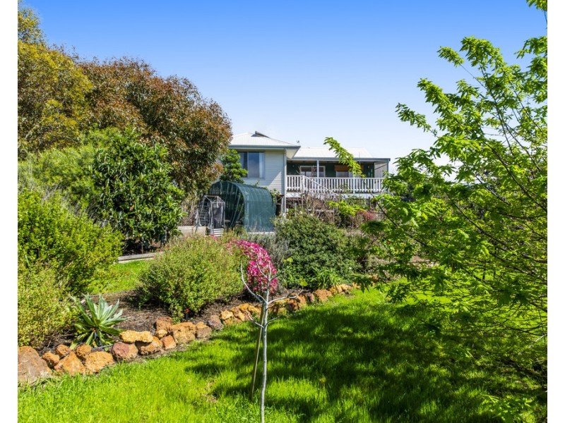 17 Hitchcock Drive, Nannup WA 6275