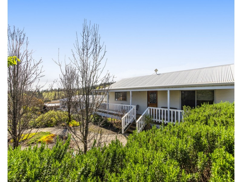 17 Hitchcock Drive, Nannup WA 6275