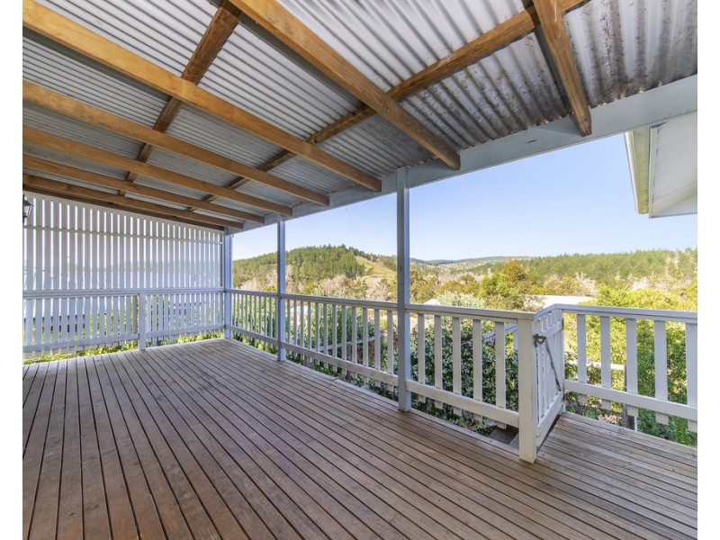 17 Hitchcock Drive, Nannup WA 6275