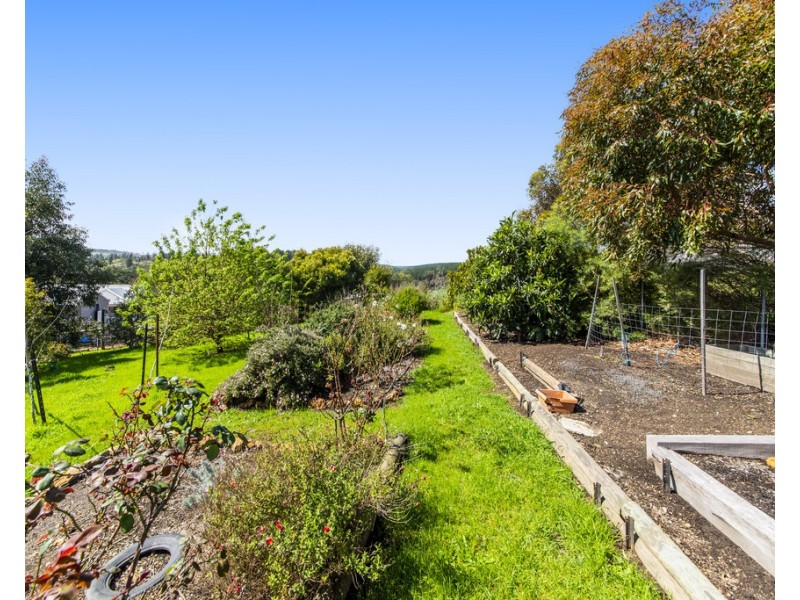 17 Hitchcock Drive, Nannup WA 6275