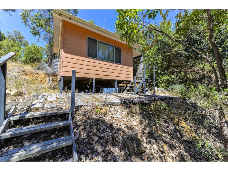 24 Struthers Street, Nannup WA 6275