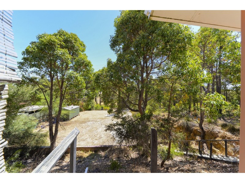 24 Struthers Street, Nannup WA 6275