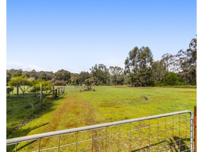 98 Johnston Road, Nannup WA 6275