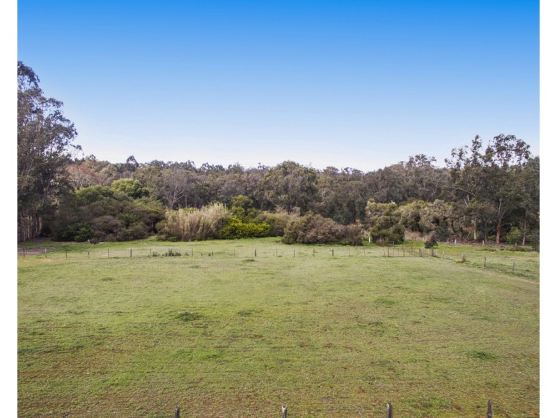 98 Johnston Road, Nannup WA 6275