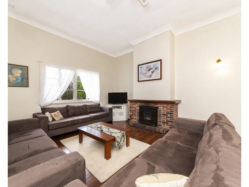 24 Staff Street, Nannup WA 6275