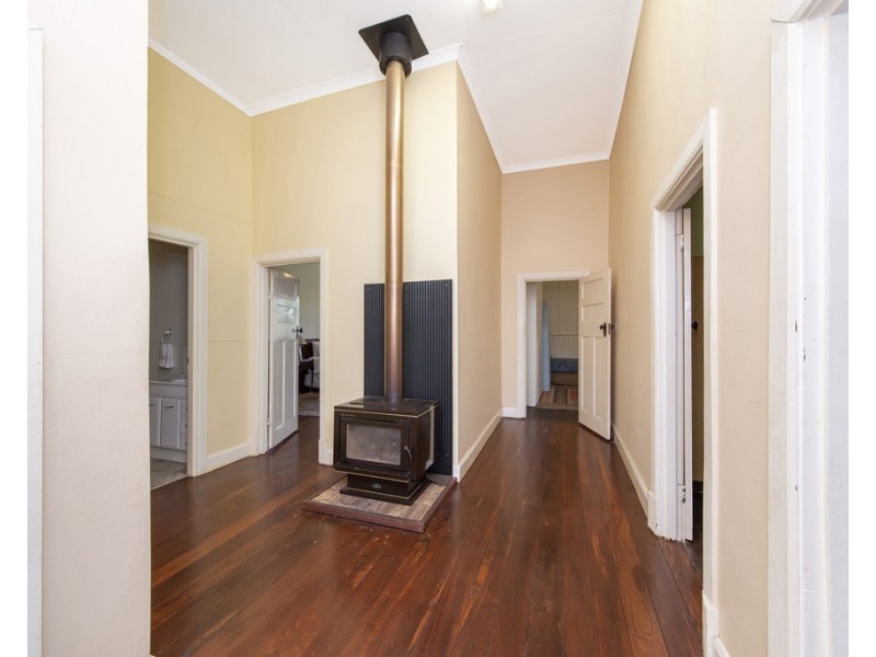 24 Staff Street, Nannup WA 6275