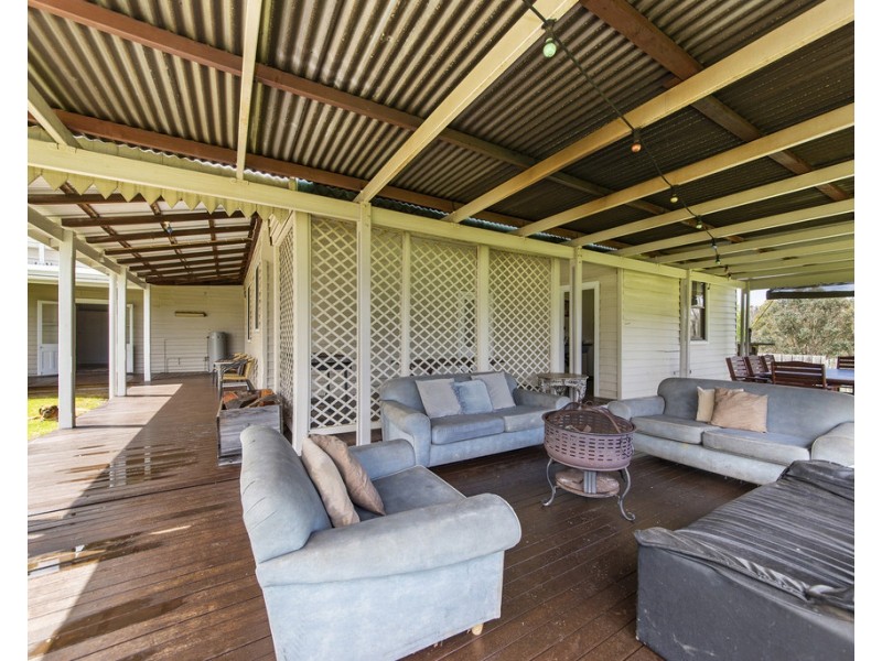 24 Staff Street, Nannup WA 6275