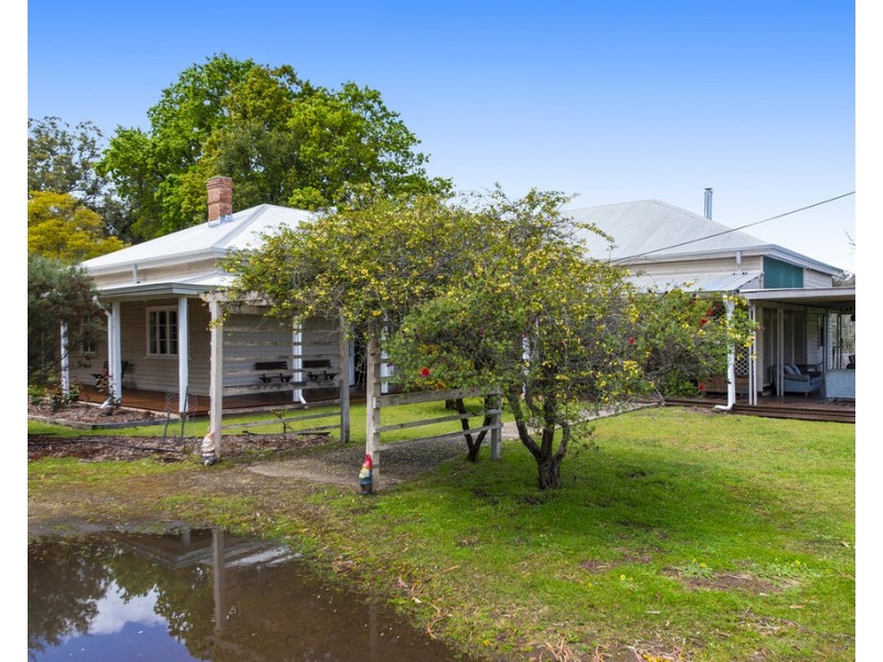 24 Staff Street, Nannup WA 6275